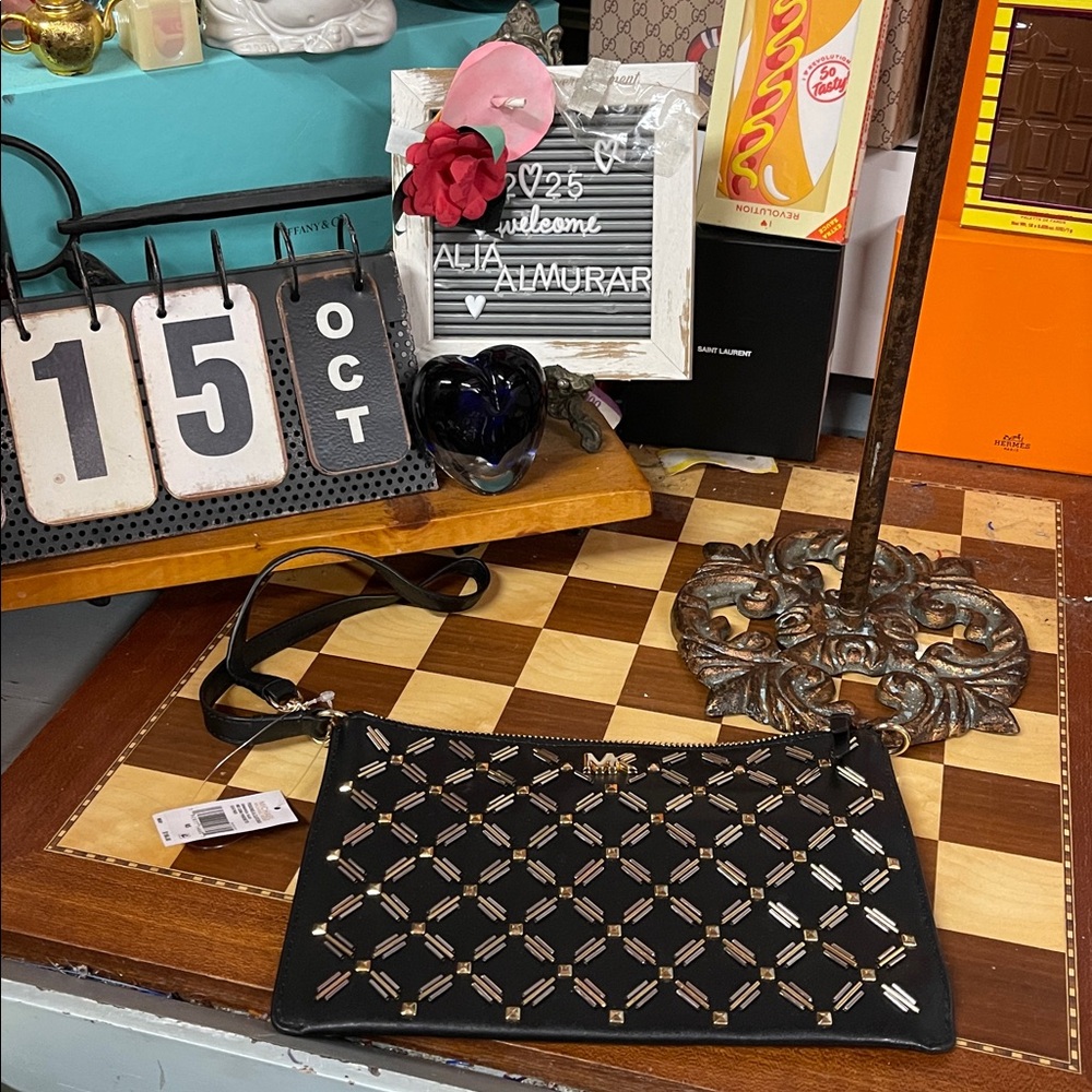 Michael Kors Medium Pouchette